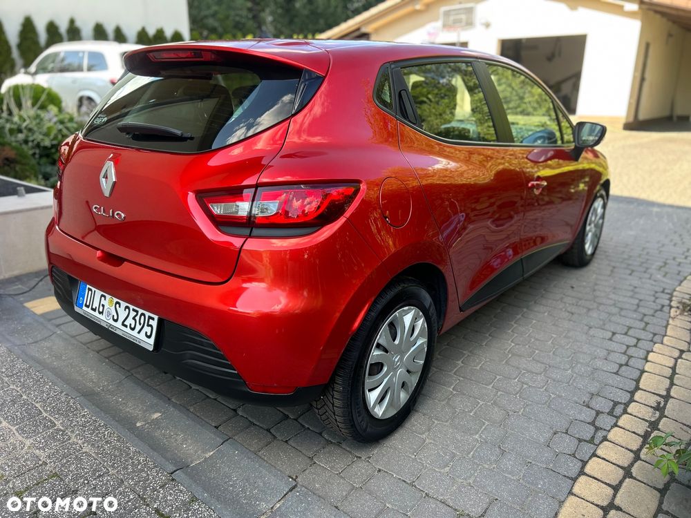 Renault Clio 1.2 16V 75 Authentique - 8