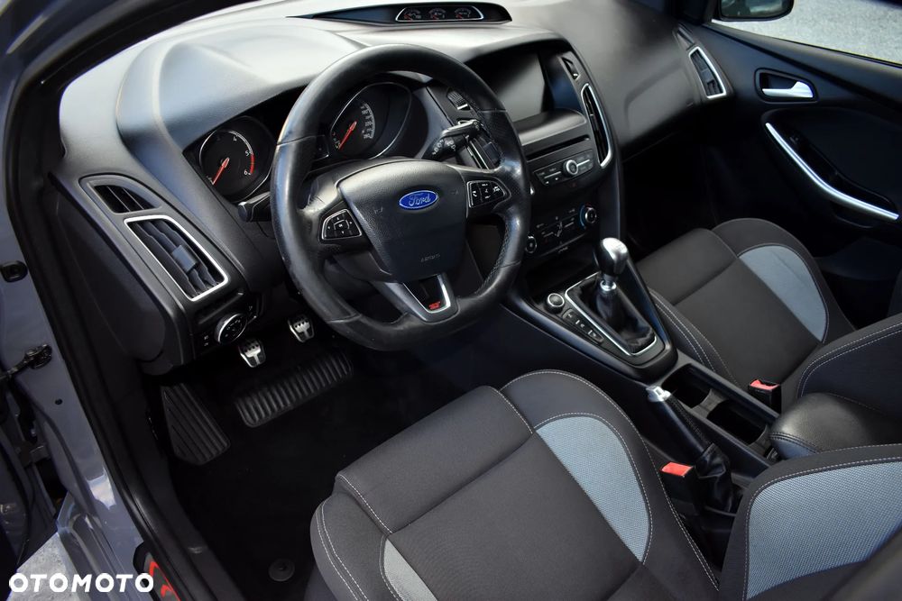 Ford Focus 2.0 TDCi ST - 24