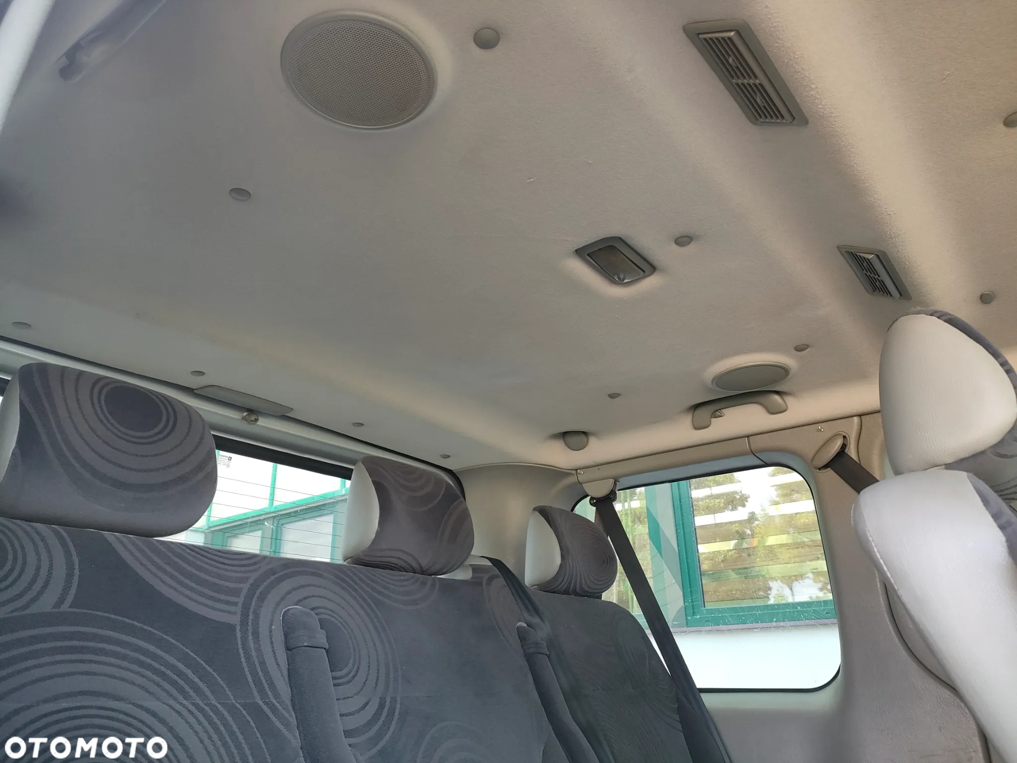 Renault Trafic 2.5 dCi 150 FAP Passenger L1H1 Privilège - 19