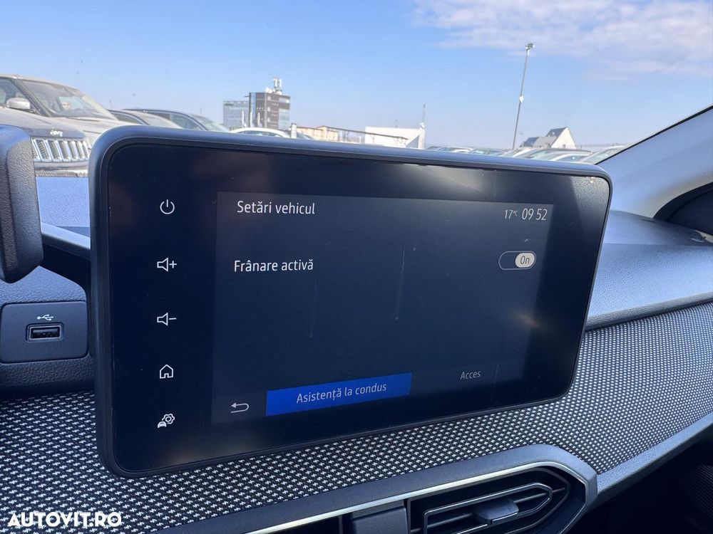 Dacia Logan TCe 90 Essential - 30