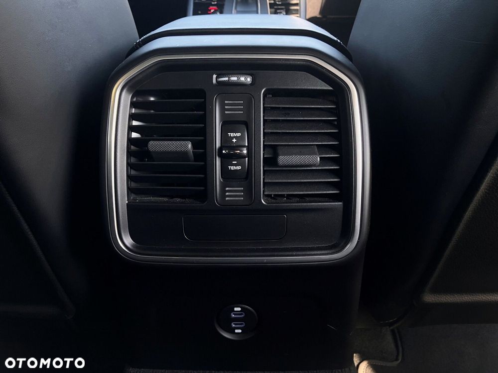 Porsche Macan - 27