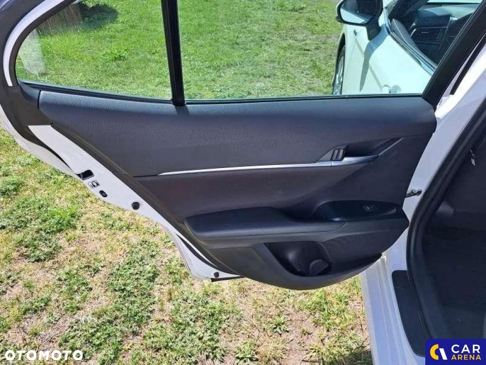 Toyota Camry - 30