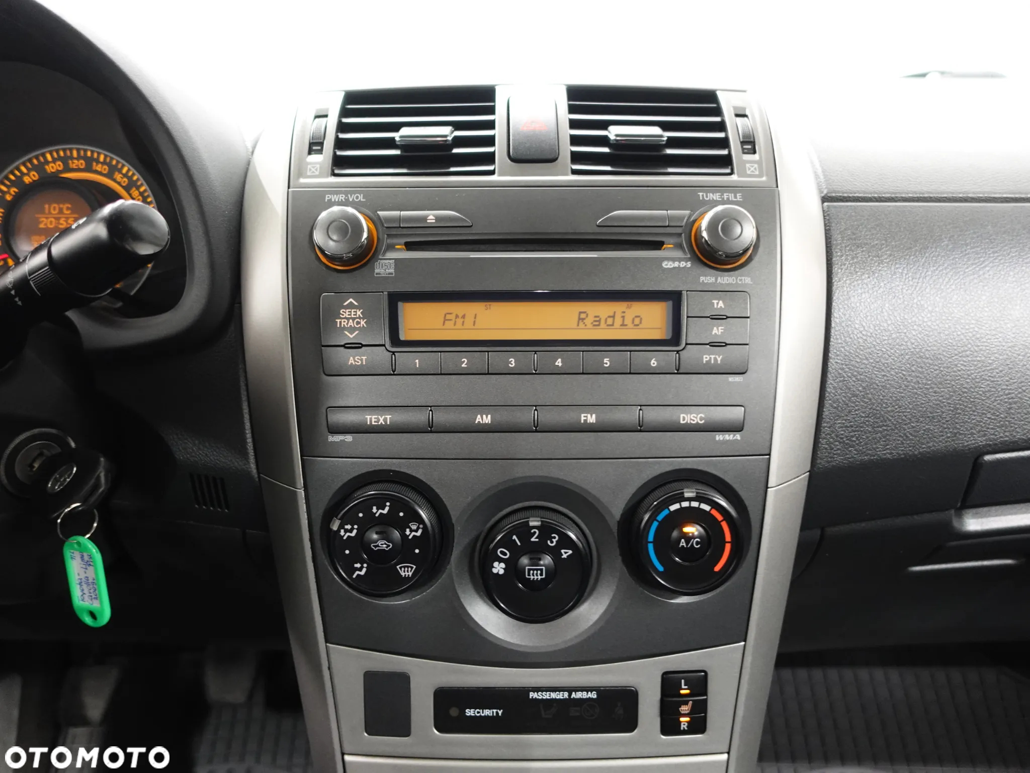 Toyota Corolla 1.6 Luna - 32