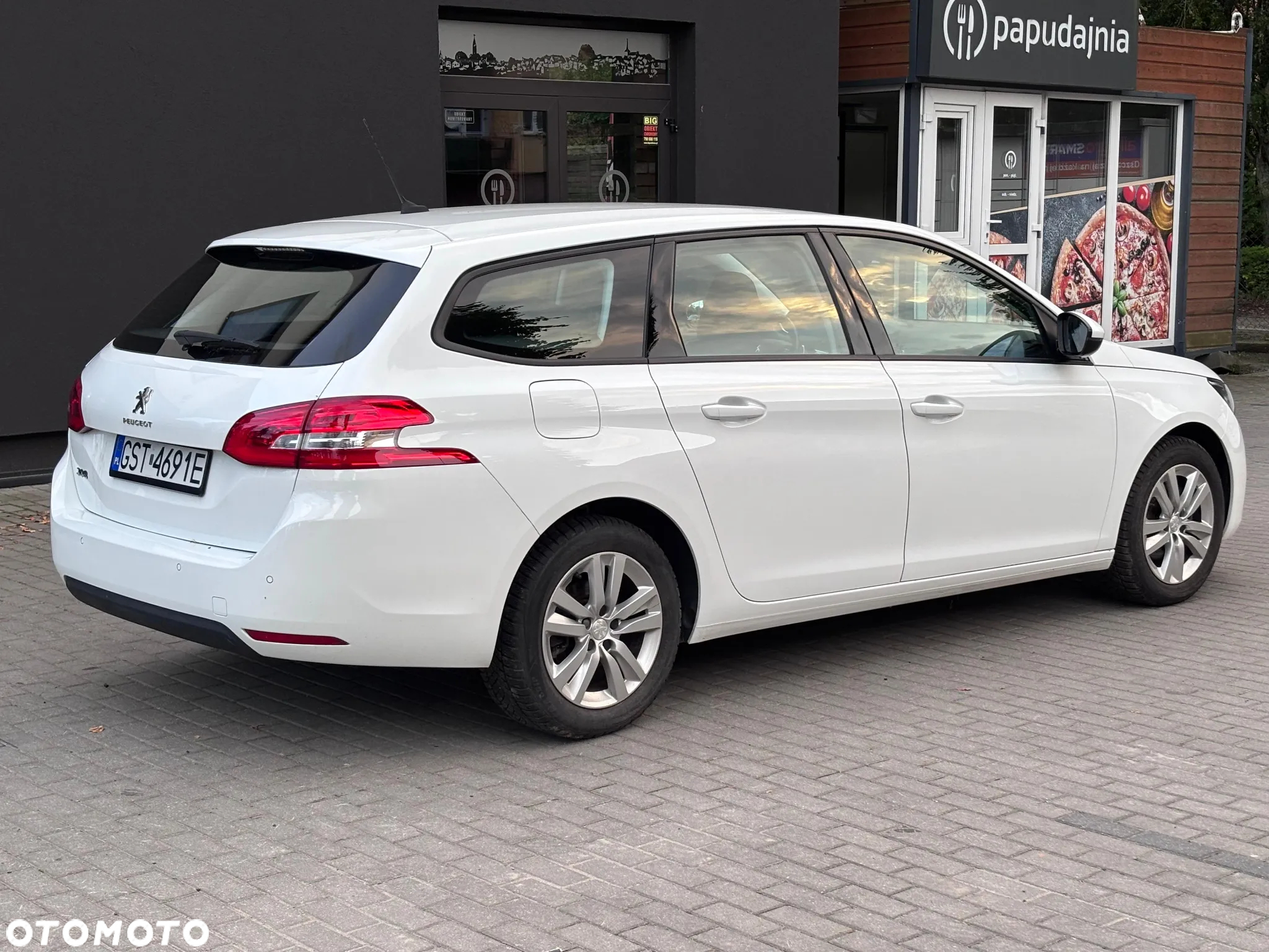 Peugeot 308 1.5 BlueHDi Active S&S EAT8 - 8