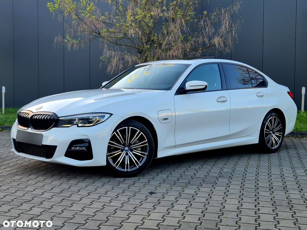 BMW Seria 3 330e M Sport - 4