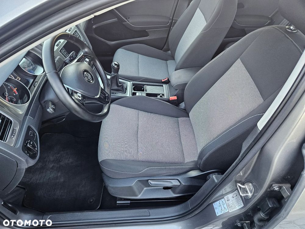 Volkswagen Golf - 14