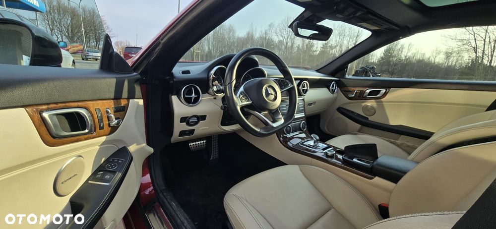 Mercedes-Benz SLC - 7
