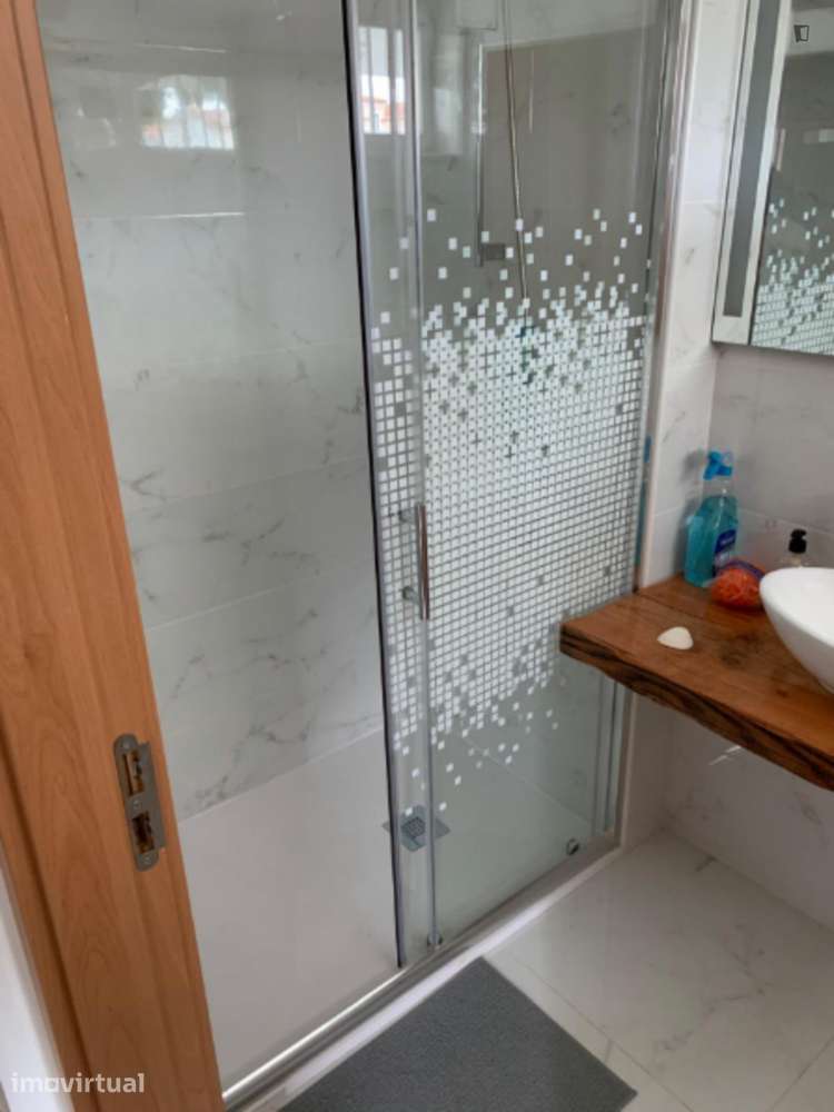 Quarto - localizado em Paranhos Porto - Grande imagem: 5/28