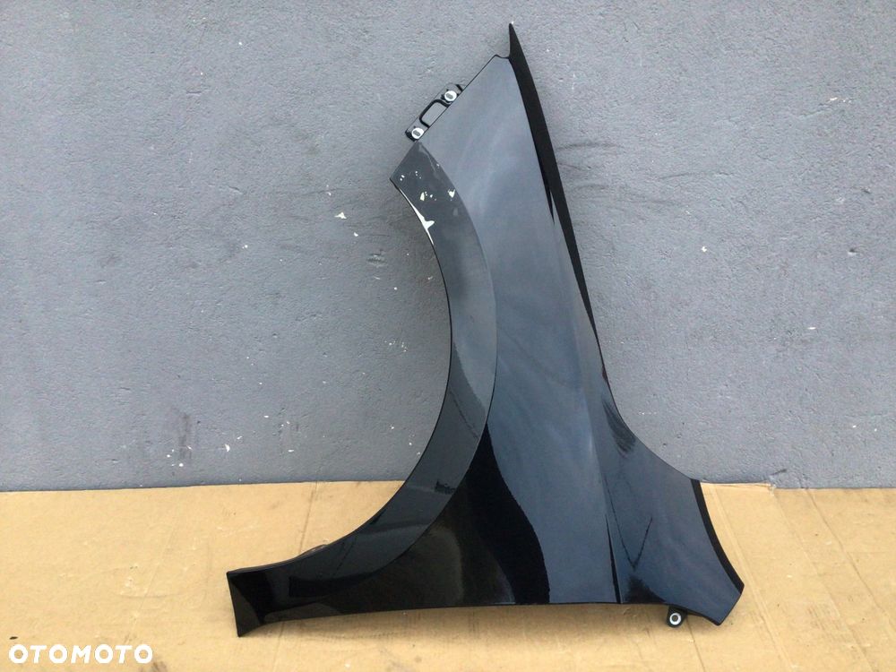 Błotnik przedni lewy Skoda Rapid Toledo lV