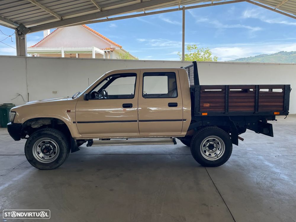 Toyota HILUX 2.4 D 4x4 C/DUPLA - 2