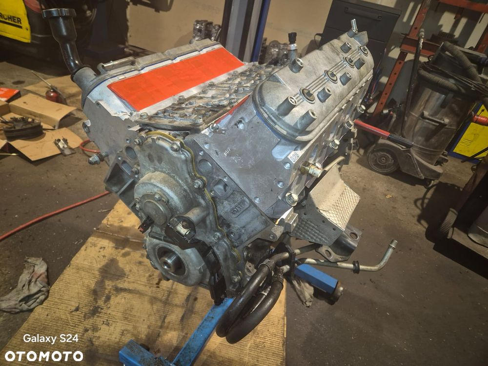 Cadillac Escalade - 26