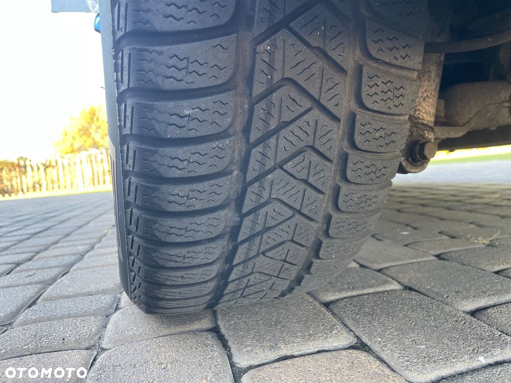 BMW Seria 5 525i Touring - 23