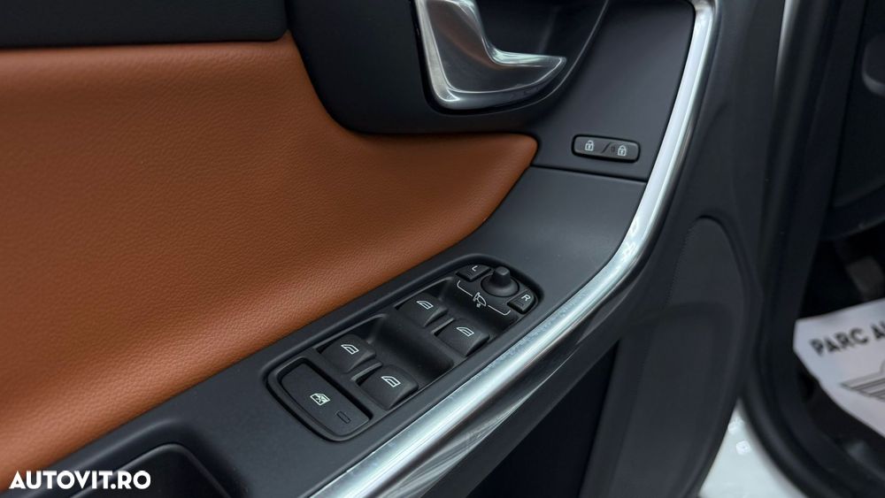 Volvo V60 D4 - 32