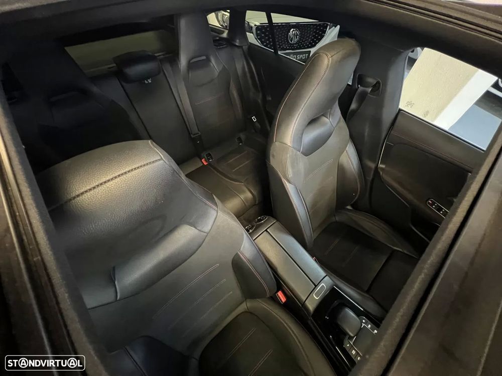 Mercedes-Benz CLA 180 d Shooting Brake AMG Line Aut. - 25