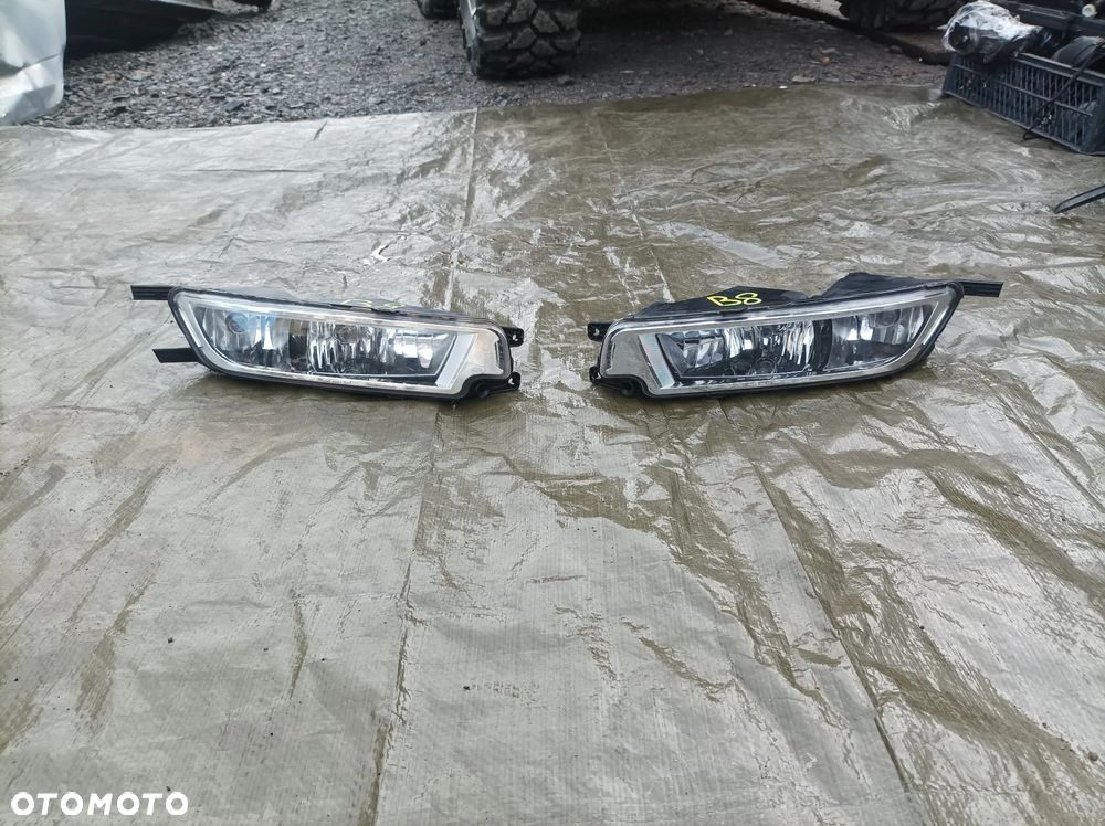 VW Passat B8 halogen przód prawy lewy 3G0941661E 3G0941662E - 1