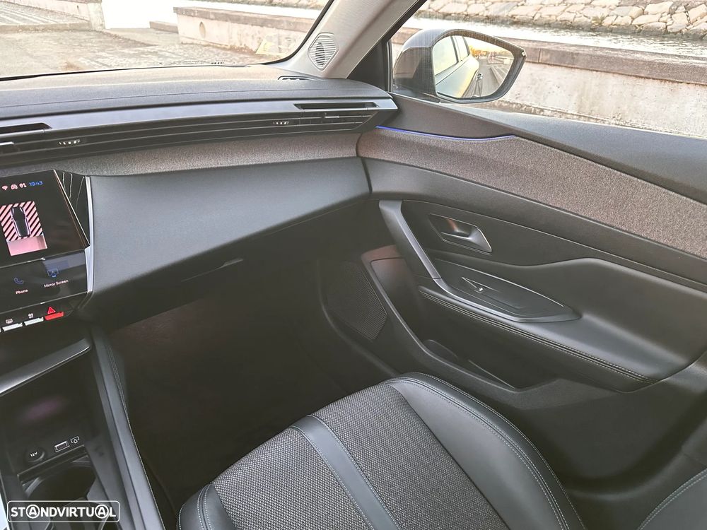 Peugeot 308 1.6 Hybrid Allure Pack e-EAT8 - 17