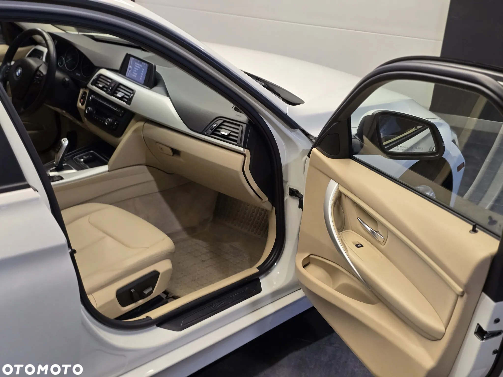 BMW Seria 3 328i xDrive - 7