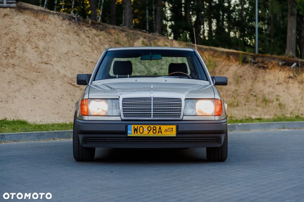 Mercedes-Benz W124 (1984-1993) - 13