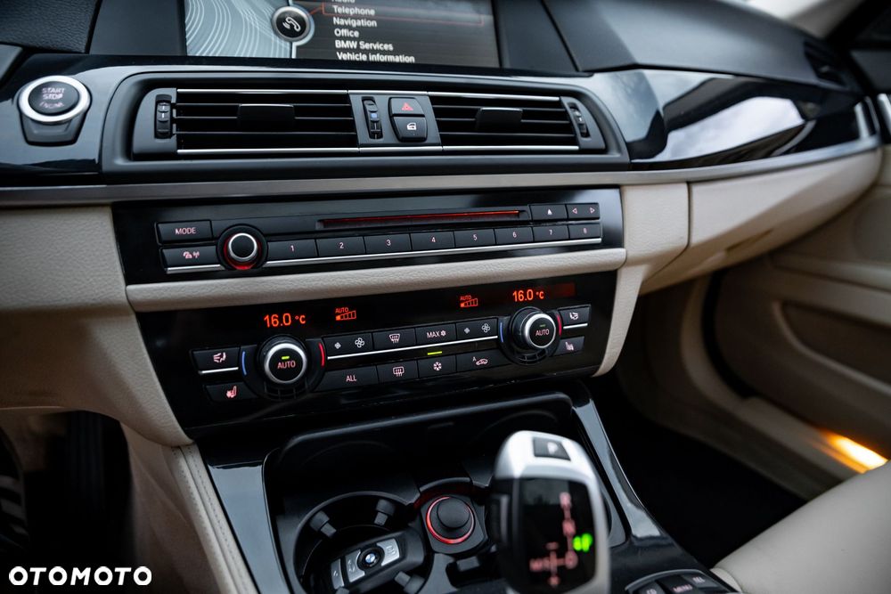 BMW Seria 5 520d Sport-Aut - 36