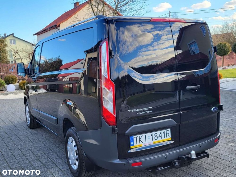 Ford Tourneo Custom - 13