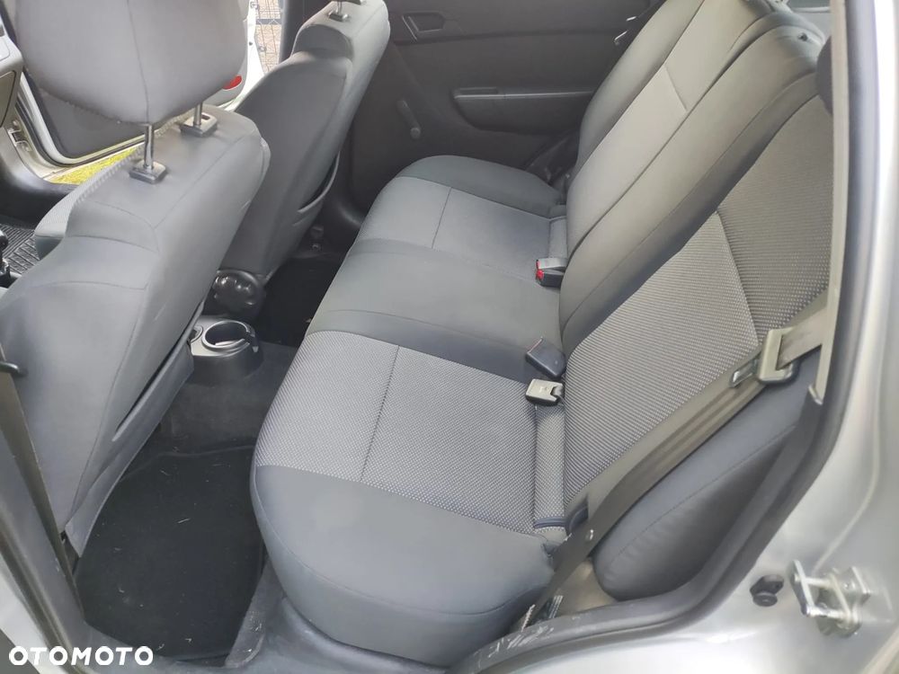 Chevrolet Aveo 1.2 16V Base / Classic - 8