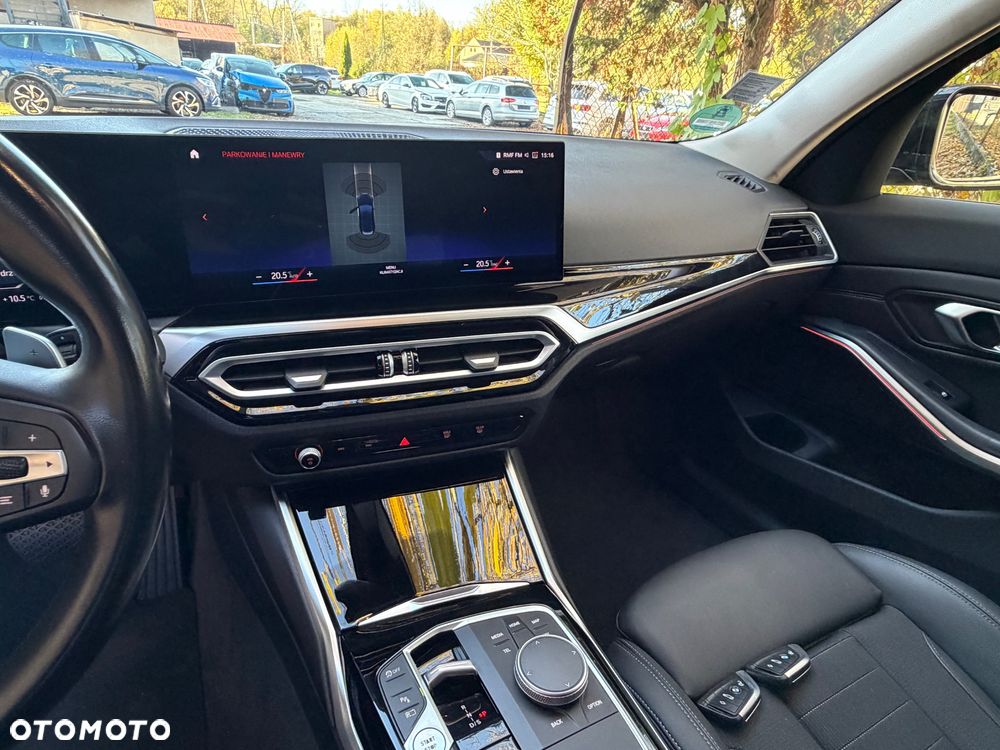 BMW Seria 3 330e xDrive Sport Line sport - 28