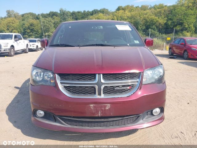 Dodge Grand Caravan - 37