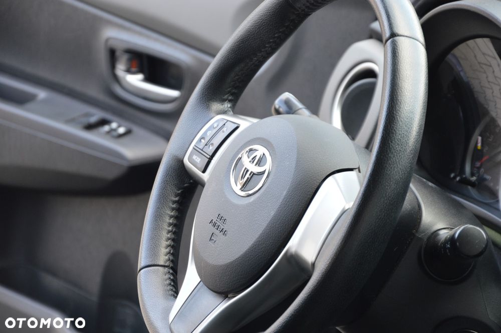 Toyota Yaris 1.33 Dynamic - 29