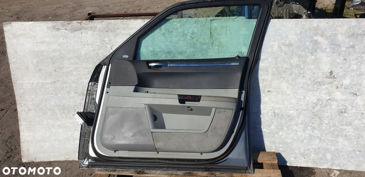 CHRYSLER 300C DRZWI PRAWY PRZOD KOMPLETNE - 12