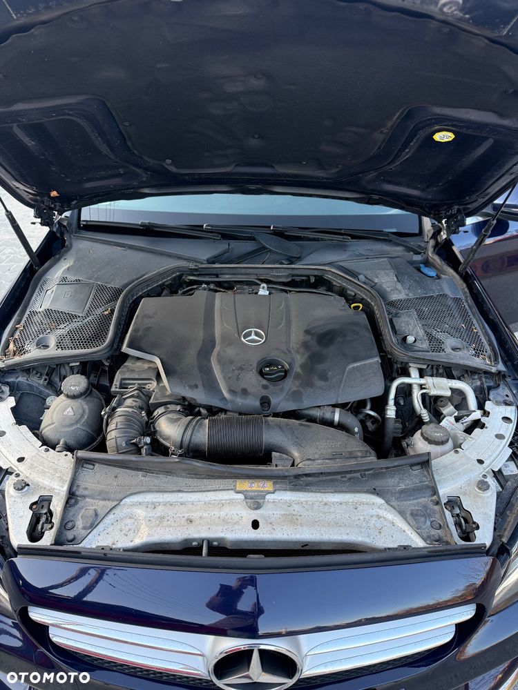 Mercedes-Benz Klasa C 220 d 4-Matic 9G-TRONIC - 31