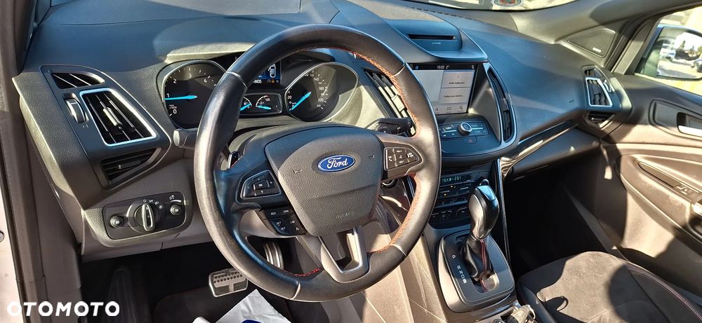 Ford Kuga 2.0 TDCi 4x4 ST-Line - 16