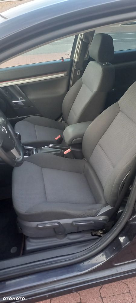 Opel Vectra 1.6 Essentia - 9