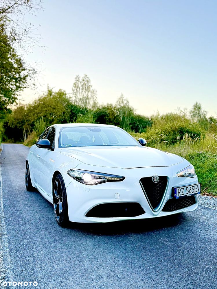 Alfa Romeo Giulia - 8