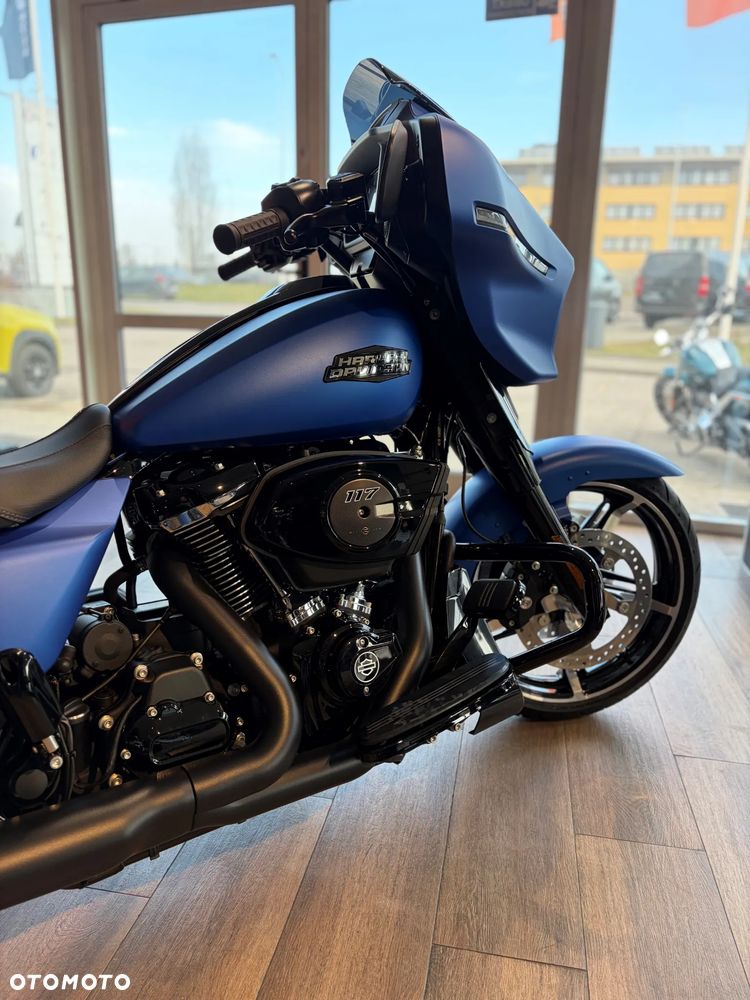 Harley-Davidson Touring Street Glide - 2