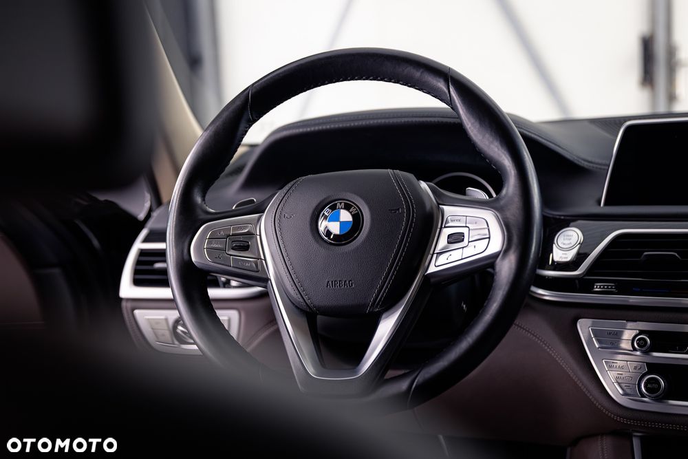 BMW Seria 7 740d xDrive - 8