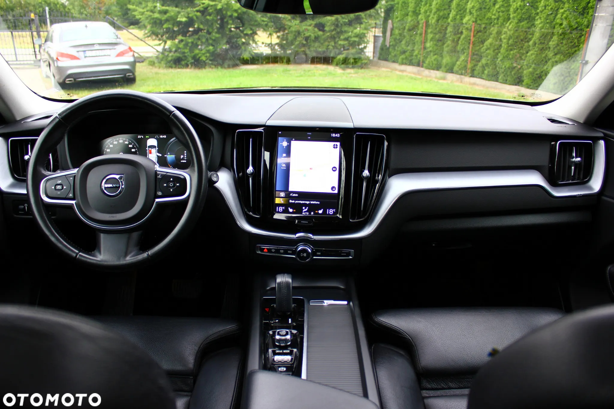 Volvo XC 60 T8 Twin Engine AWD Geartronic Momentum - 37