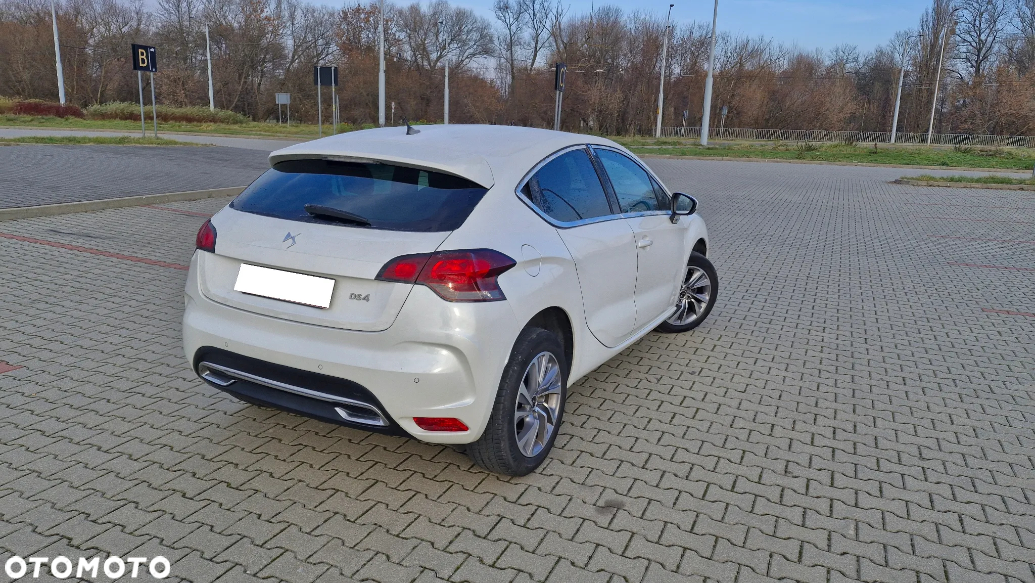 Citroën DS4 e-HDi 115 Chic - 8