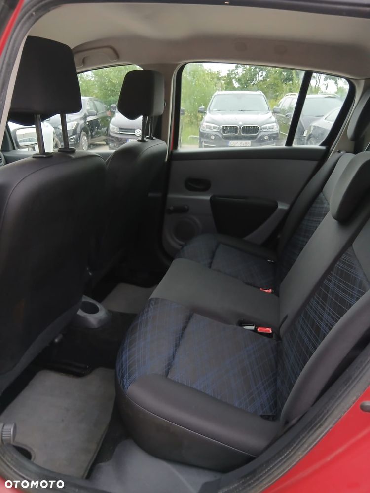 Renault Clio 1.2 16V Authentique - 11