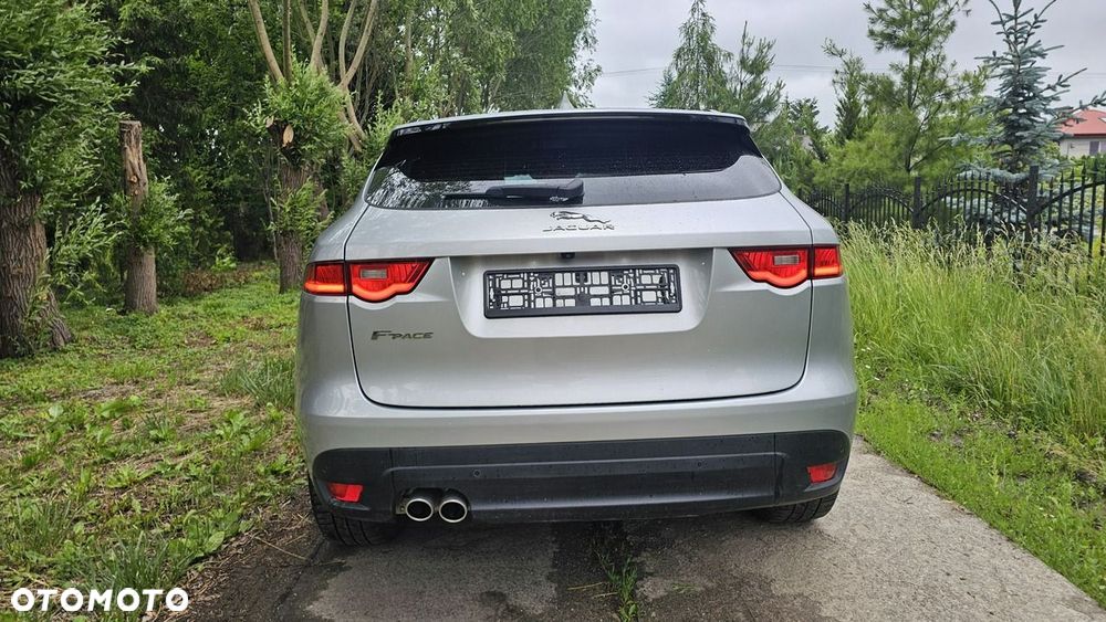 Jaguar F-Pace - 11