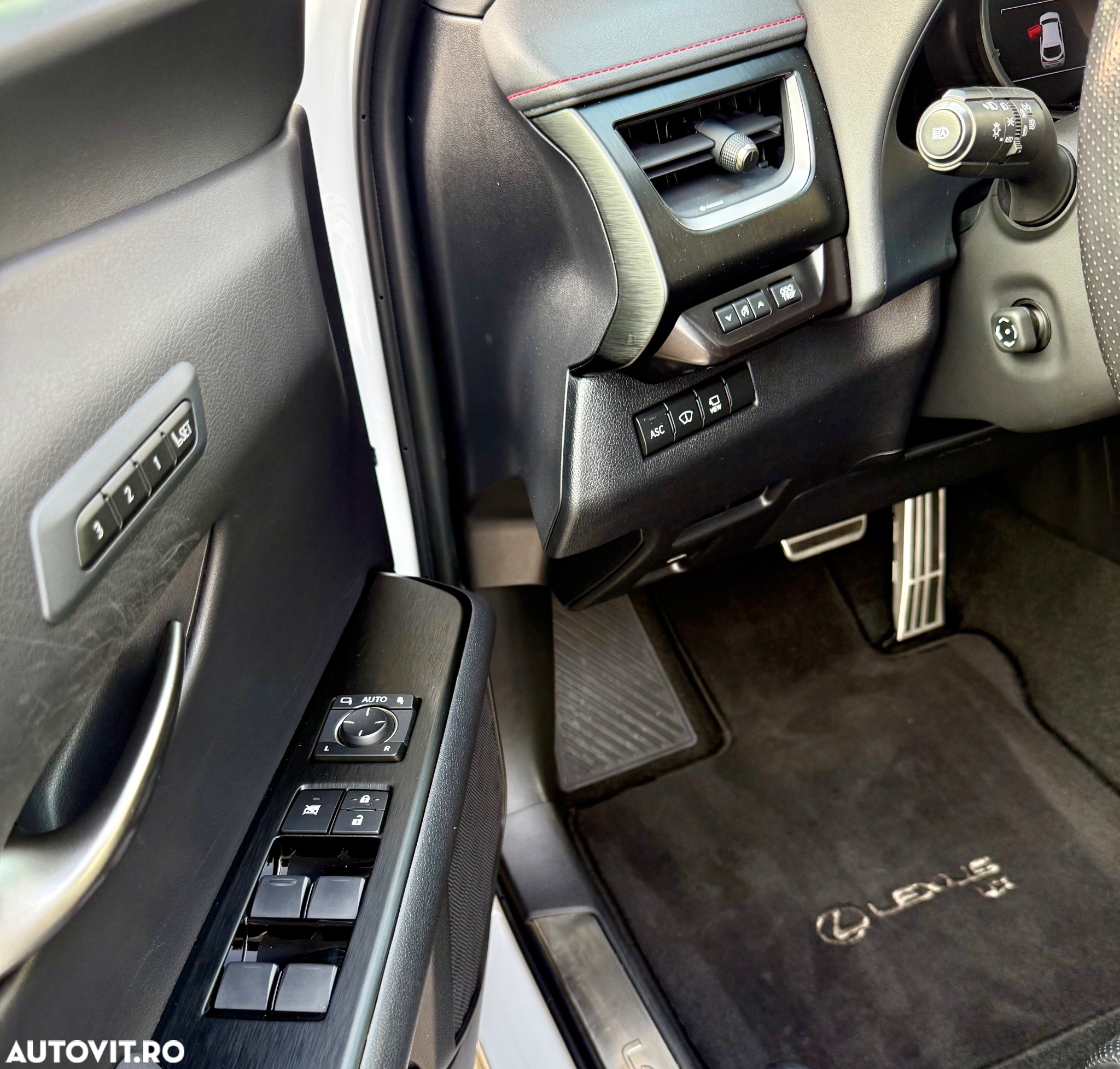 Lexus UX 250h 2.0L HEV 20H- (178 HP) 4X4 CVT F Sport - 10