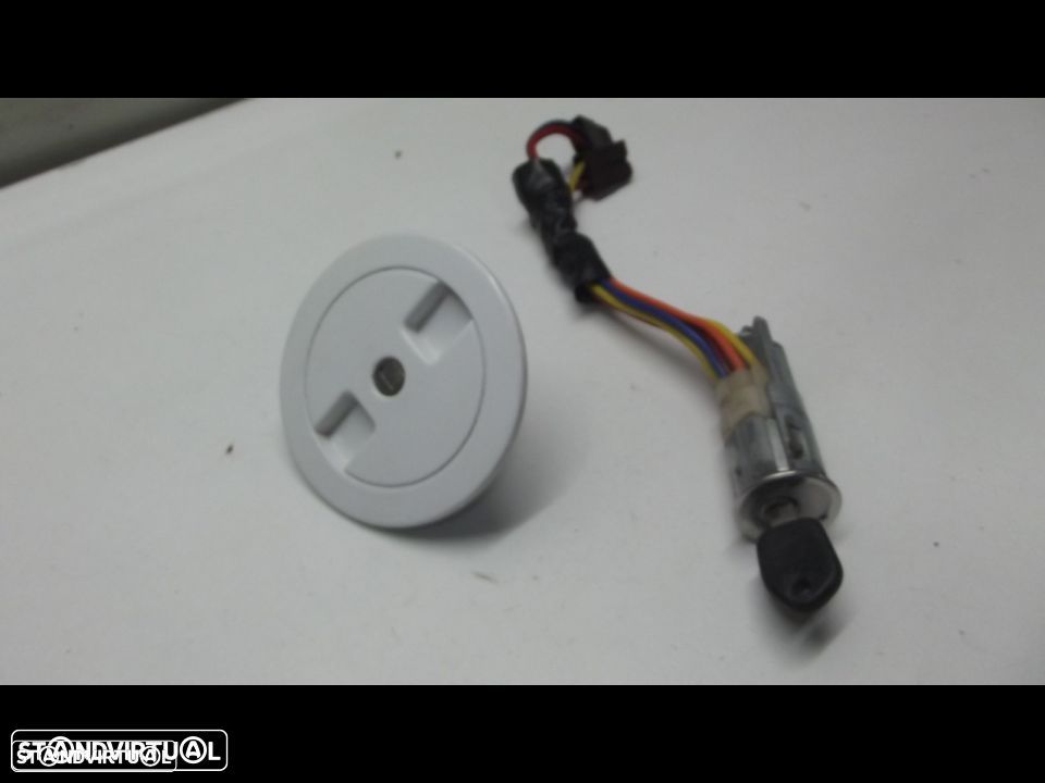 peugeot 106 ou citroens canhao de igniçao +tampa de combustivel - 1