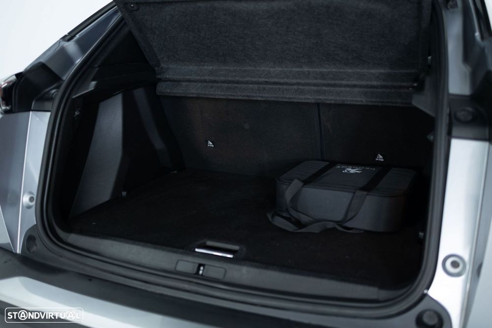 Peugeot e-2008 50 kWh Allure - 39