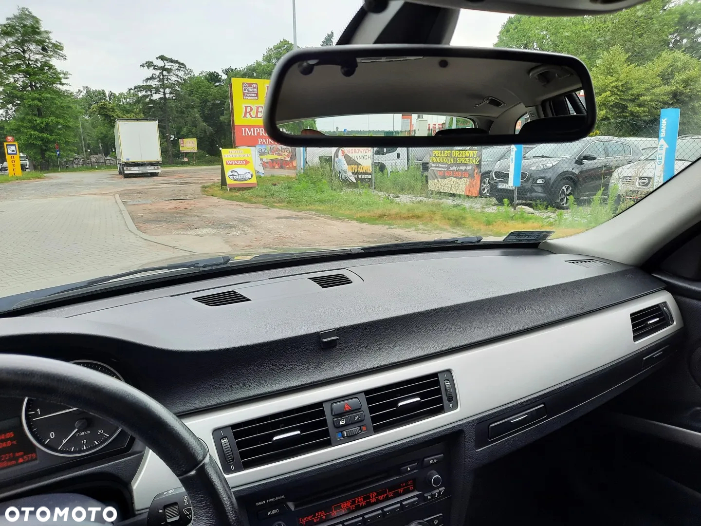 BMW Seria 3 318d DPF Touring Edition Sport - 31