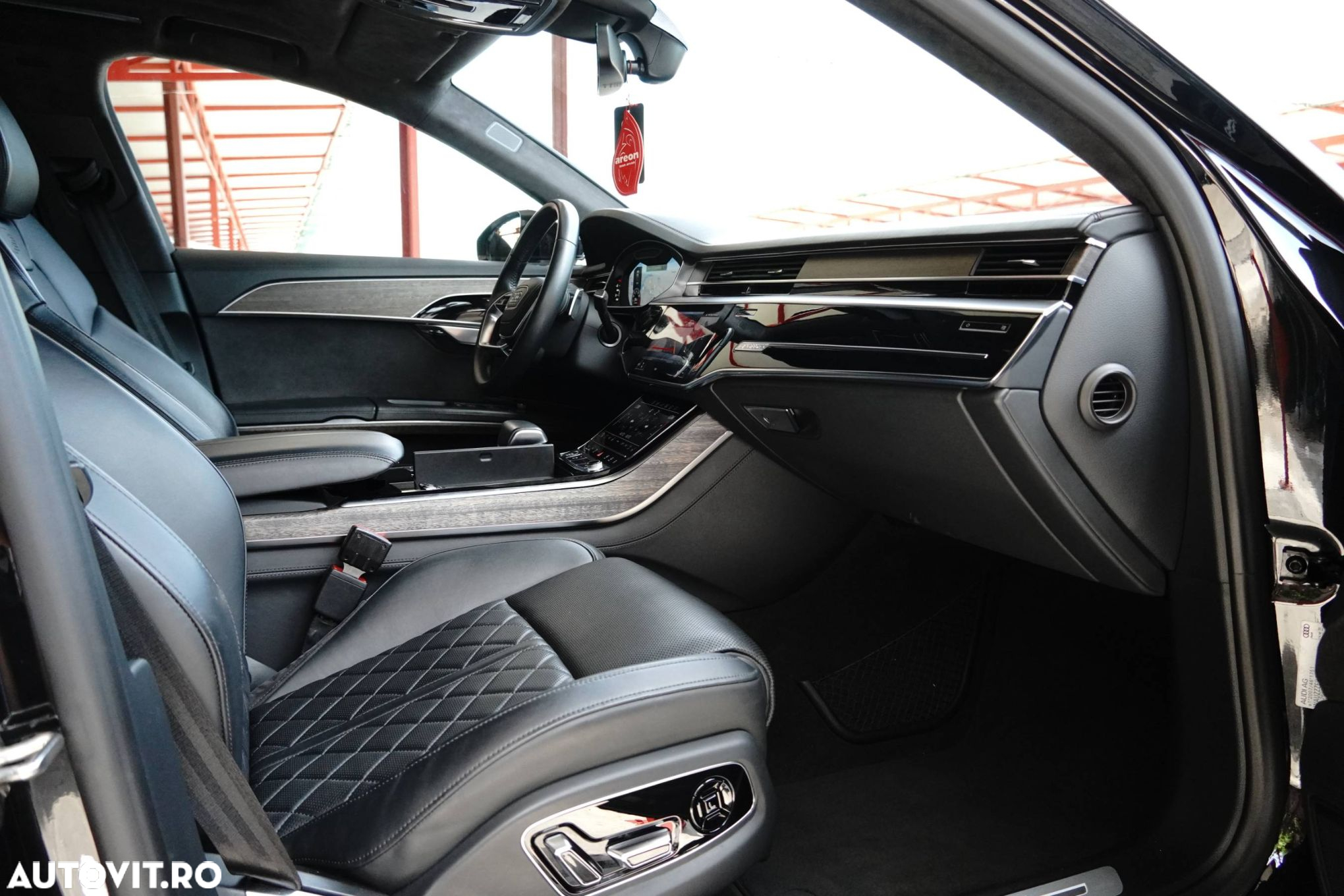 Audi A8 - 30