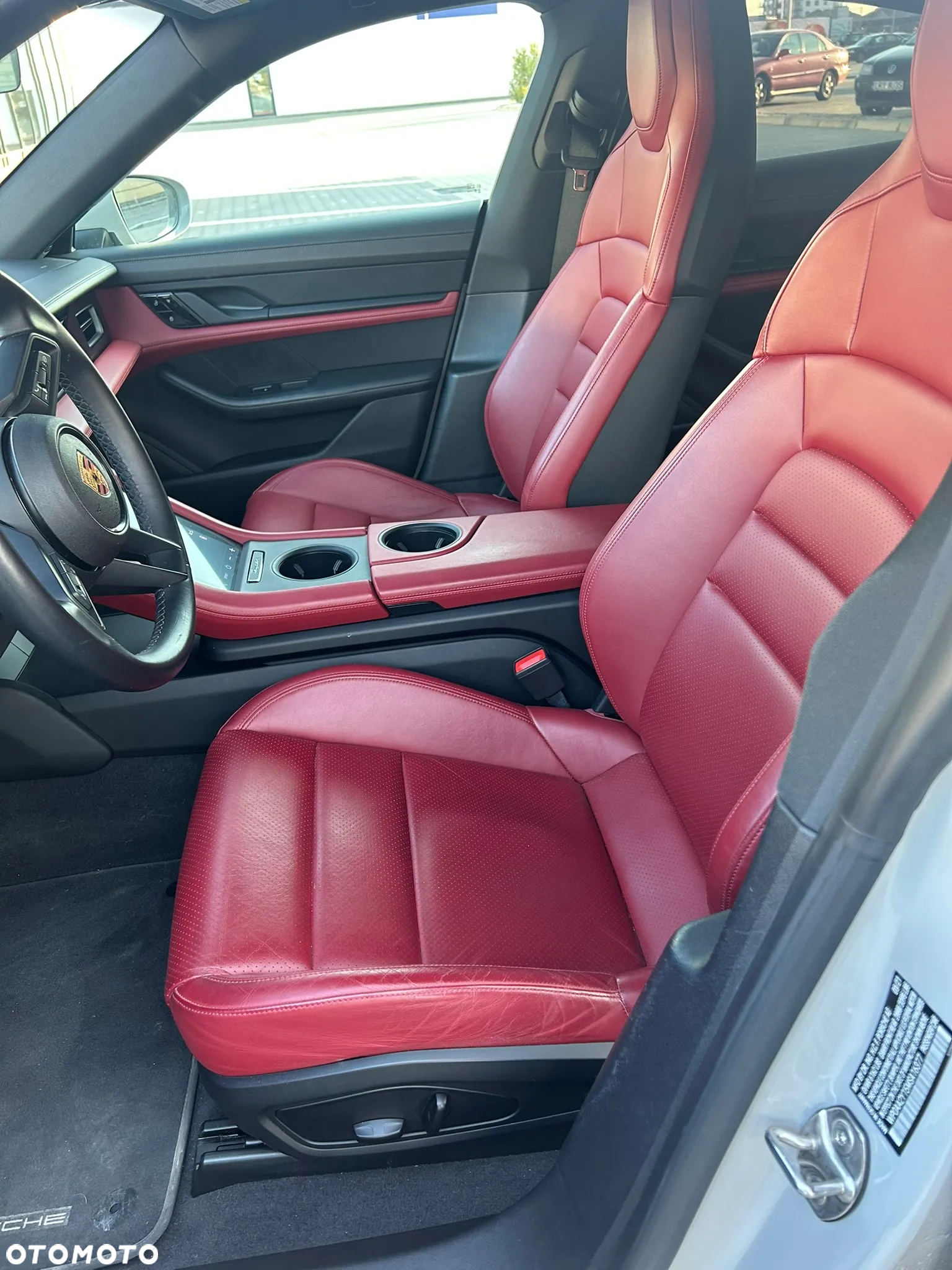Porsche Taycan Performance Plus - 14
