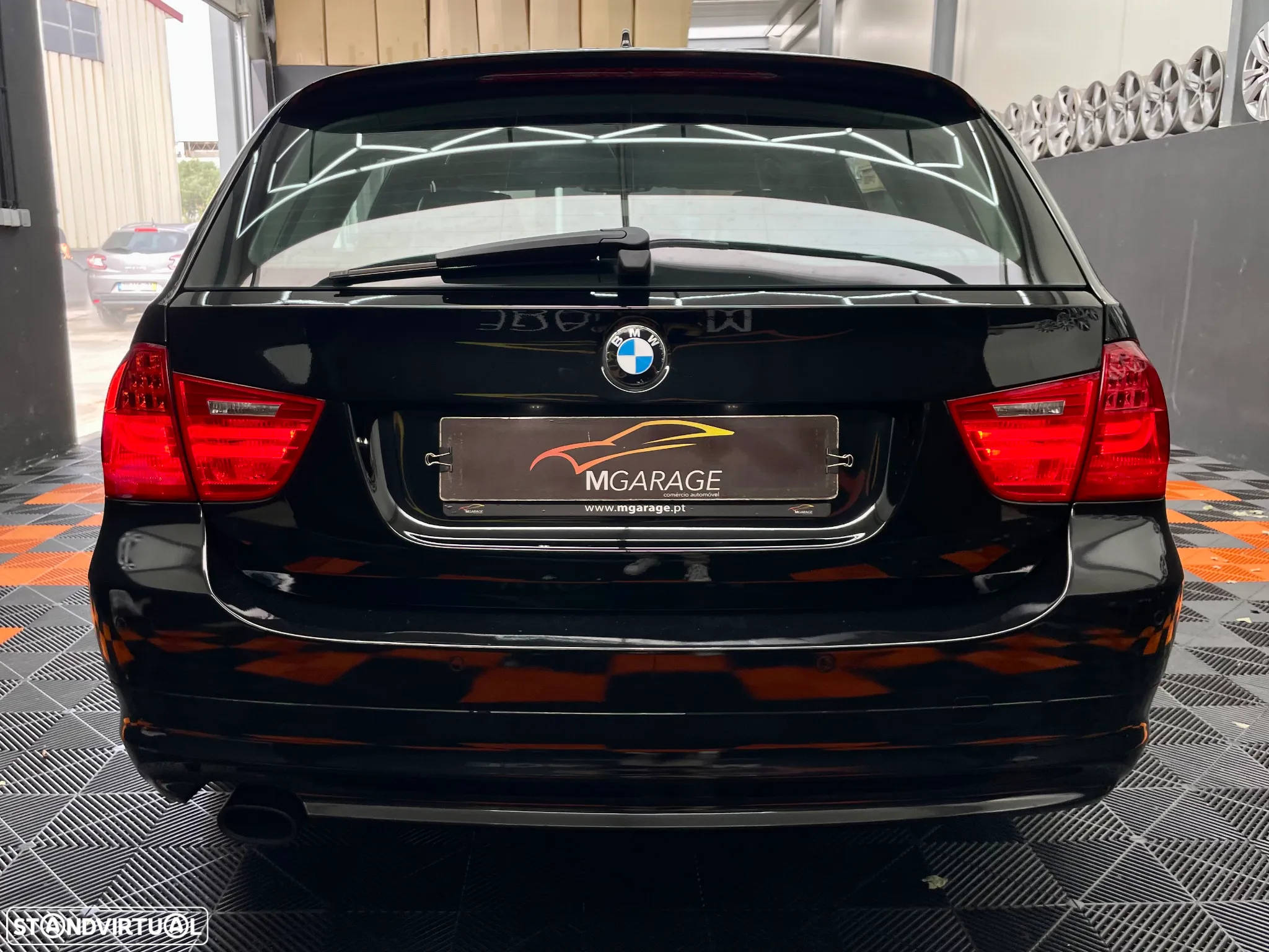 BMW 320 d Touring xDrive Navigation Auto - 14