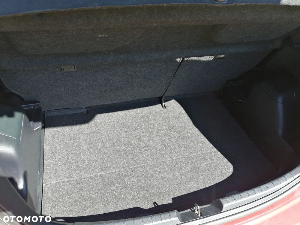 Toyota Yaris 1.33 Premium - 24