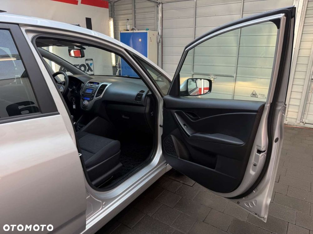 Hyundai ix20 - 40