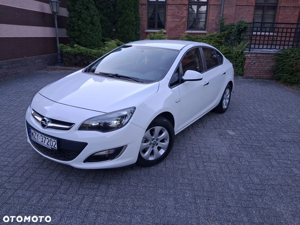 Opel Astra 1.6 Business EU6 - 3