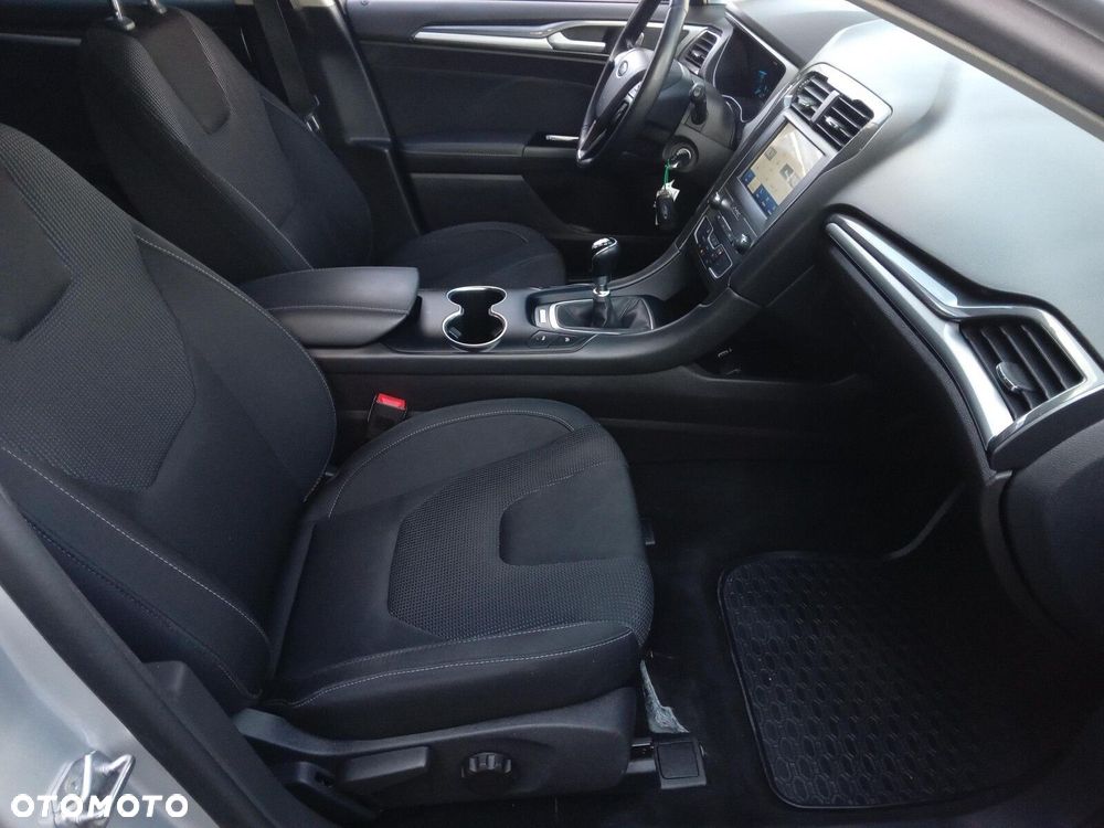 Ford Mondeo - 28